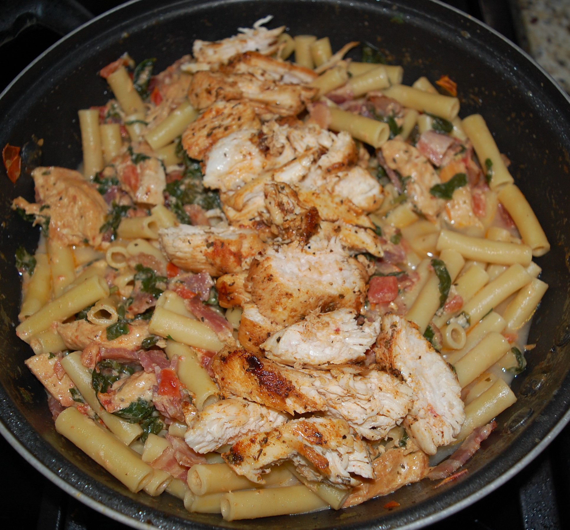 Chicken Penne With Bacon & Spinach In Creamy Tomato Sauce ...